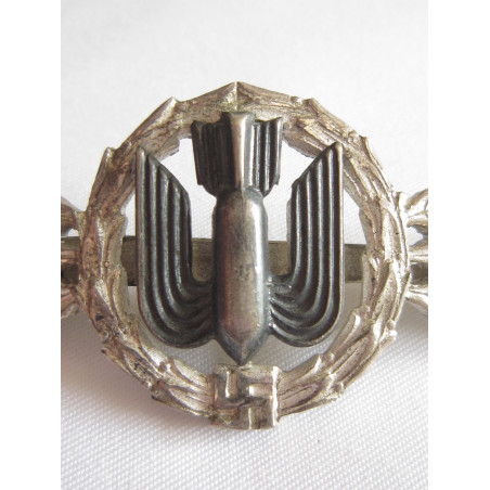 Luftwaffe squadron clasp for Bombers.
