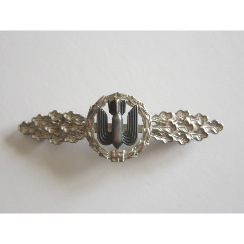 Luftwaffe squadron clasp for Bombers.