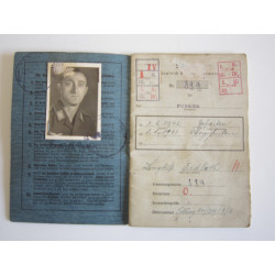 Soldbuch Obergefreiter de la Luftwaffe - Bruno Mado Medals