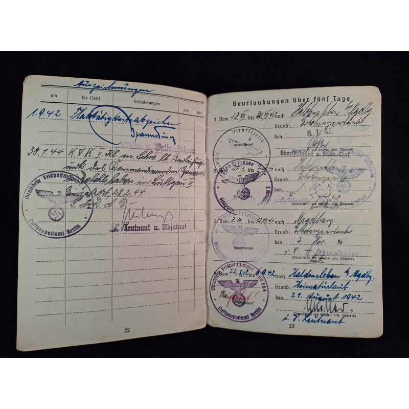 Soldbuch teniente de Flak Artillerie - Bruno Mado Medals