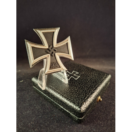 Cruz de Hierro "L/11" Wilhelm Deumer - Bruno Mado Medals