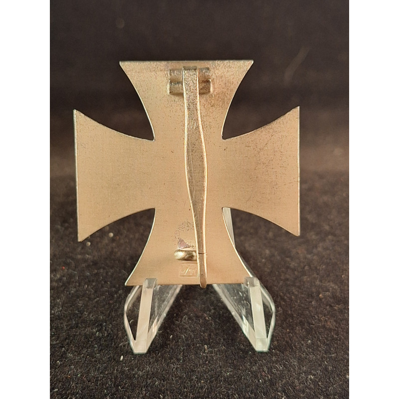 Cruz de Hierro "L/11" Wilhelm Deumer - Bruno Mado Medals