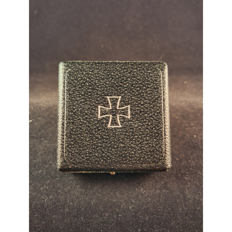 Cruz de Hierro "L/11" Wilhelm Deumer - Bruno Mado Medals