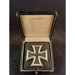 Cruz de Hierro "L/11" Wilhelm Deumer - Bruno Mado Medals