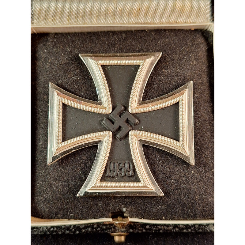 Cruz de Hierro "L/11" Wilhelm Deumer - Bruno Mado Medals