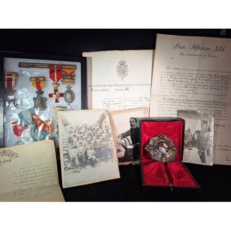 Grupo del Capitán Justo Blanquez Izquierdo - Bruno Mado Medals