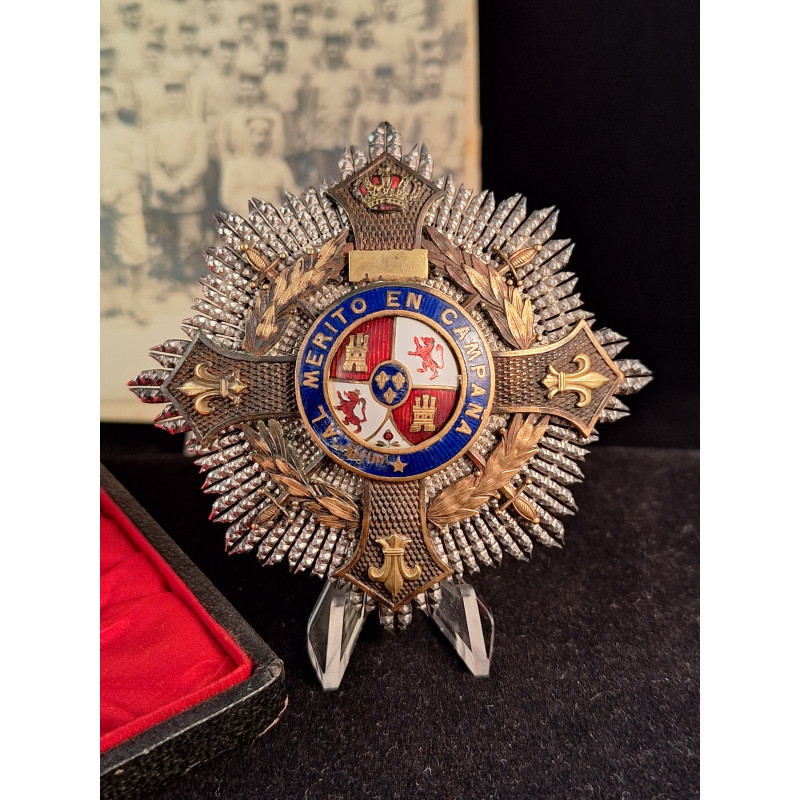 Grupo del Capitán Justo Blanquez Izquierdo - Bruno Mado Medals