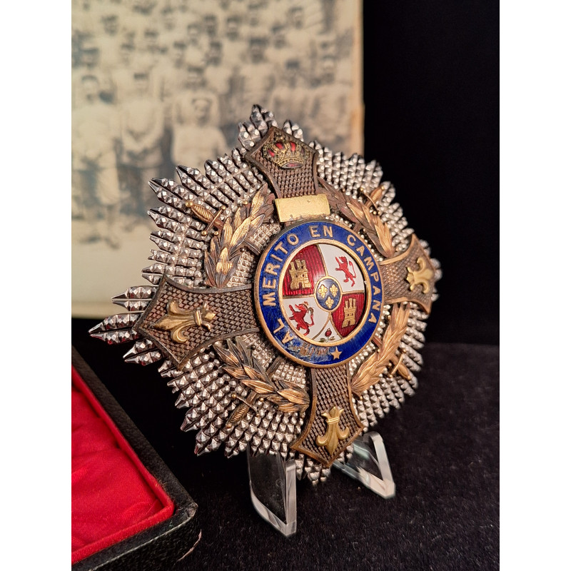 Grupo del Capitán Justo Blanquez Izquierdo - Bruno Mado Medals