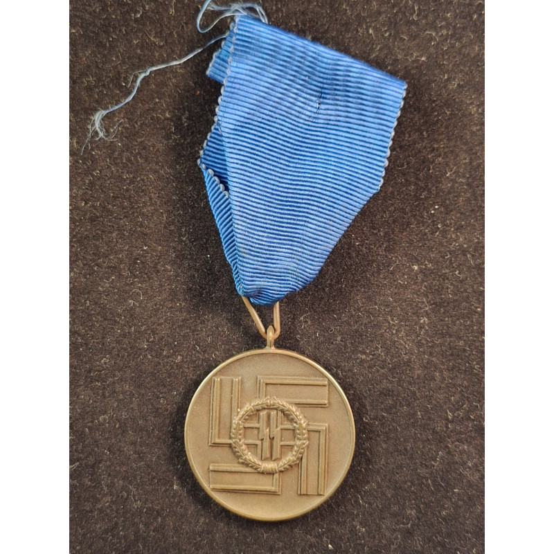 Long SS Service Award for 8 Years Service (Petz & Lorenz).