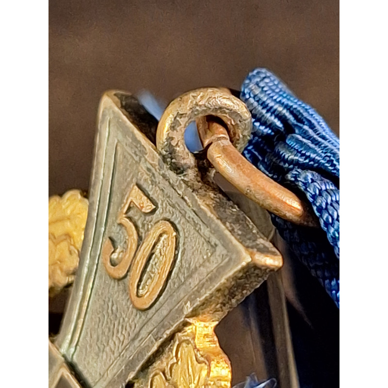 Medalla de 50 años de Servicio Leal al estado.