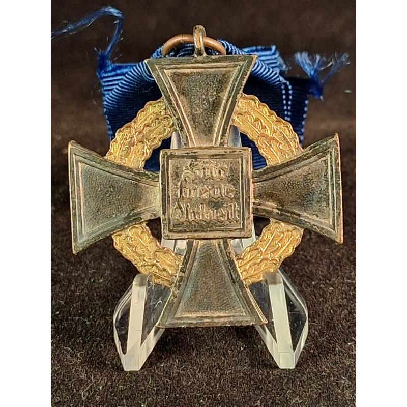 Medalla de 50 años de Servicio Leal al estado.