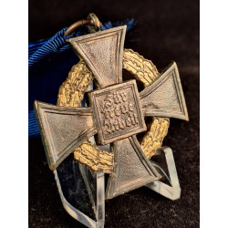 Medalla de 50 años de Servicio Leal al estado.