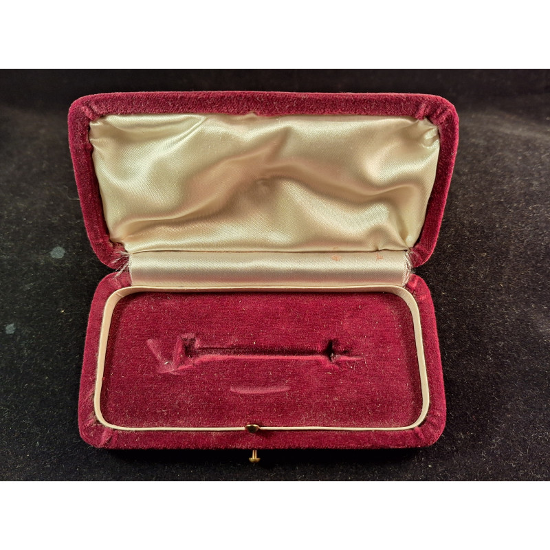 Early Civil War period Nationalist Air Force Pilot Badge