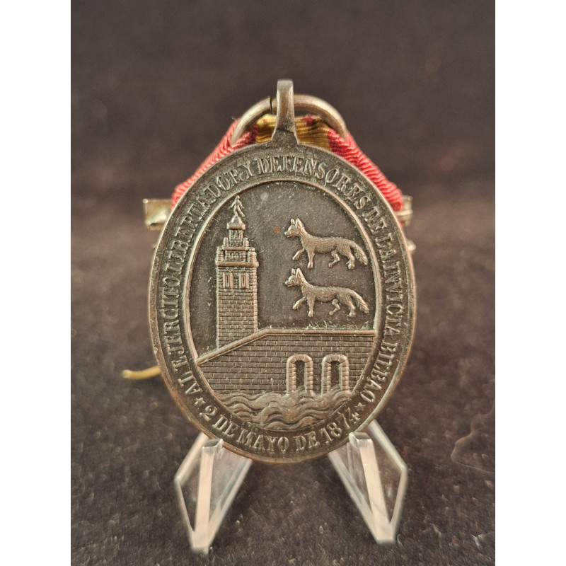 Medalla de Bilbao con cuatro pasadores.