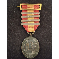 Medalla de Bilbao con cuatro pasadores.