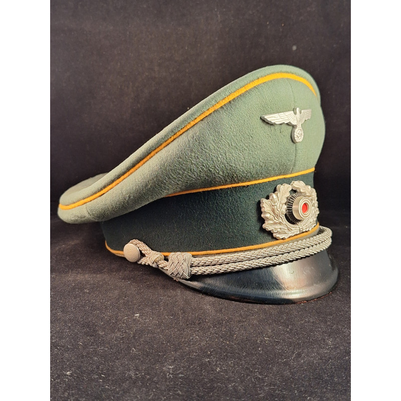 Gorra Oficial de caballería o reconocimiento. - Bruno Mado Medals
