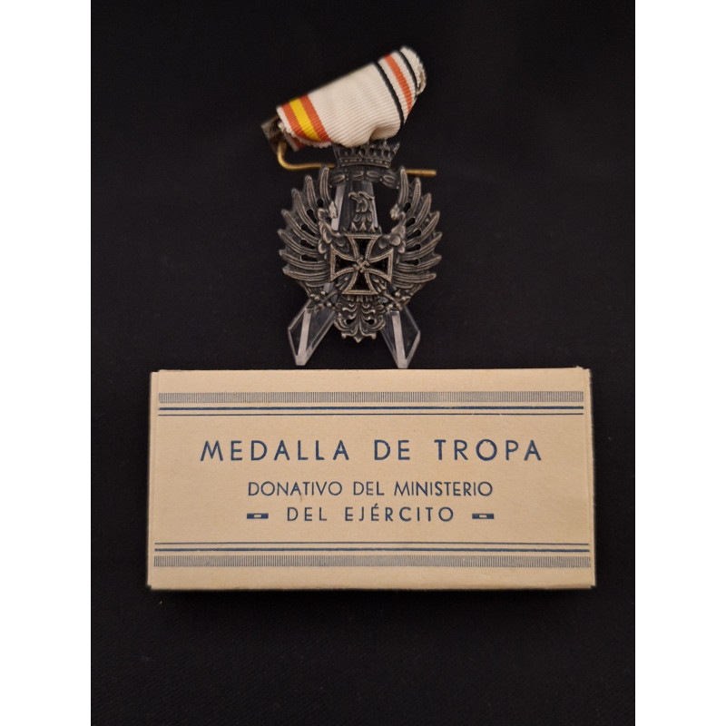 Spanish "Blue Division" Medal. - Bruno Mado Medals