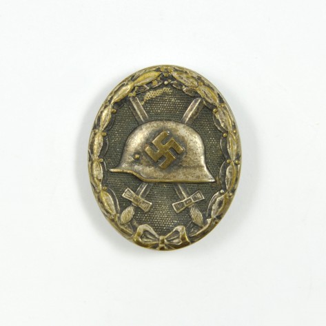 Wound War Badge in silver.