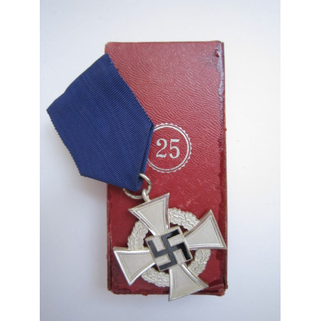 Medalla 25 años de Servicio Leal al Estado