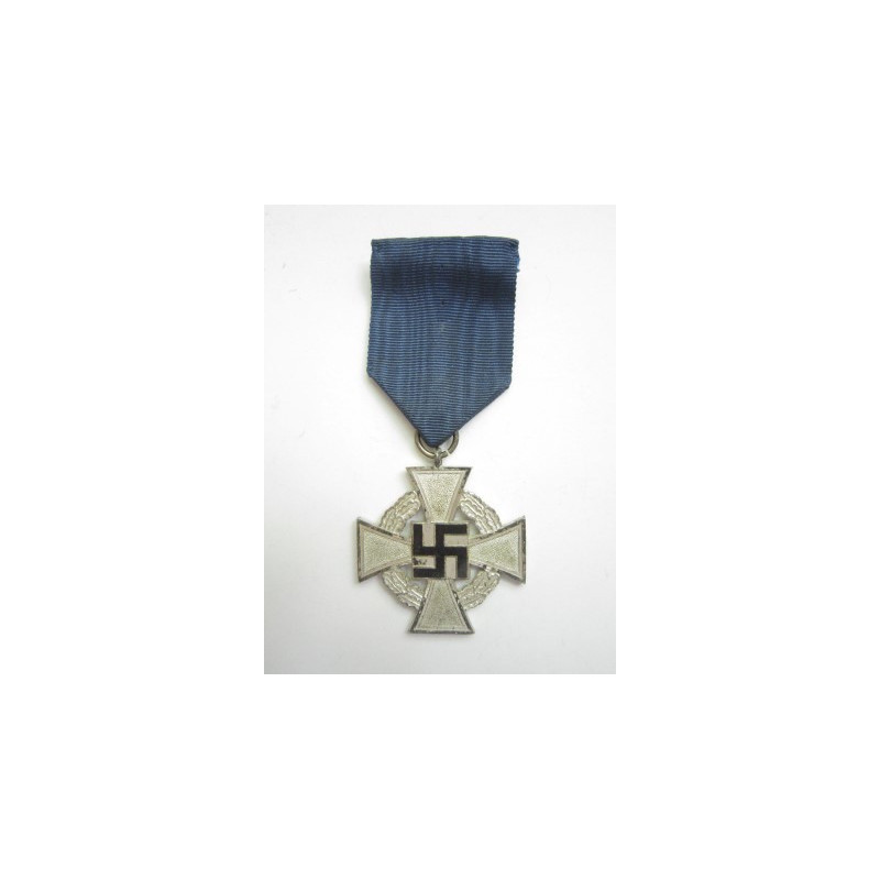 Medalla de 25 años de Servicio Leal.