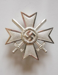 War Merit Cross (KvK I) L/11